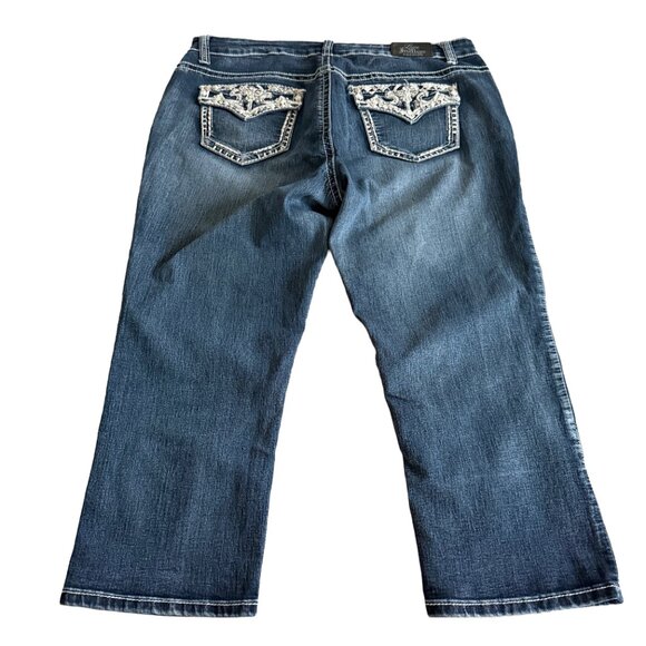  Love Indigo Women's 12 Ebroidered Studded Crop Jeans - Picture 2 of 8